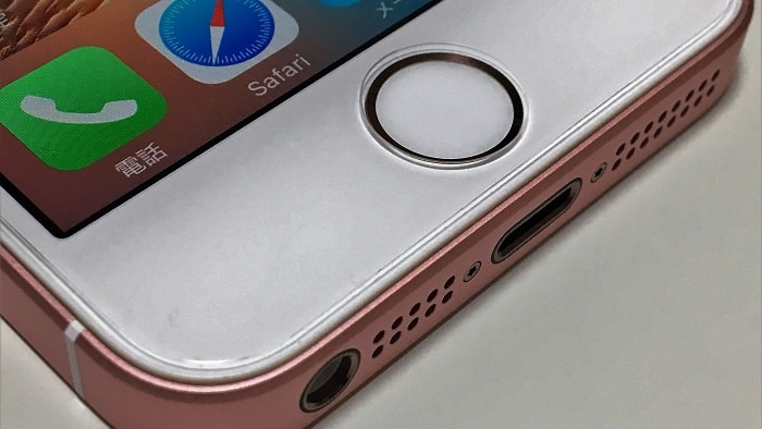 iPhone SE用「ラスタバナナ 高光沢ガラスパネル 0.2mm」をレビュー！
