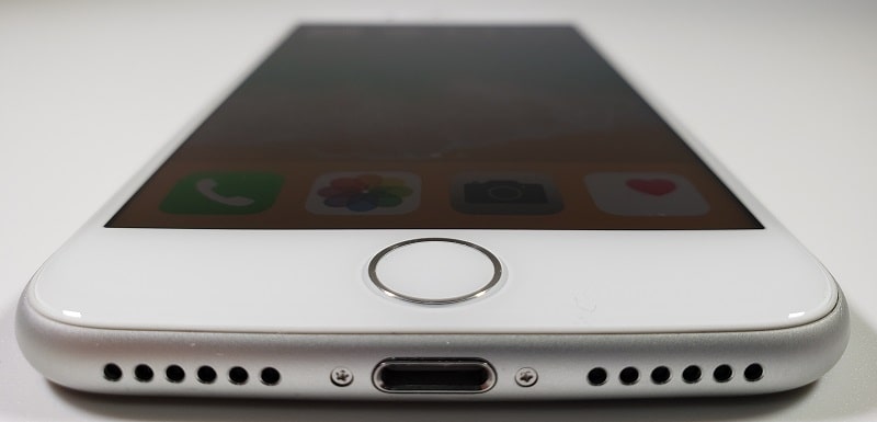 「iPhone 8」のレビュー！スペックやカメラ性能の評価まとめ／進化したポイントをチェック！