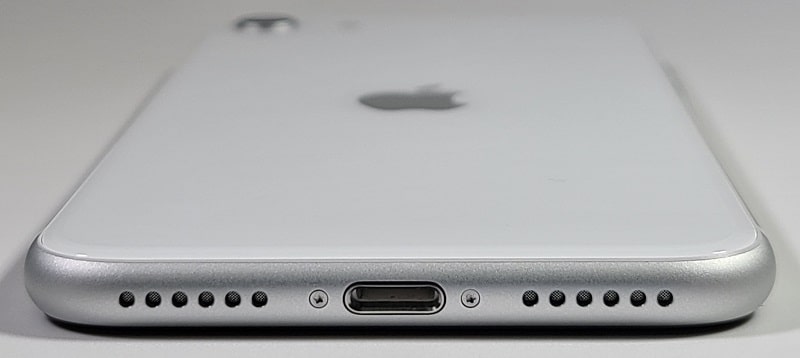 iPhone SE（第2世代）のデザインとボタン配置